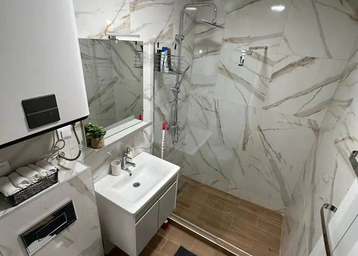 アパート Bear ズラティボール